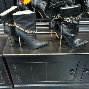 Black Chain-Embellished Ankle Boots new set of 2